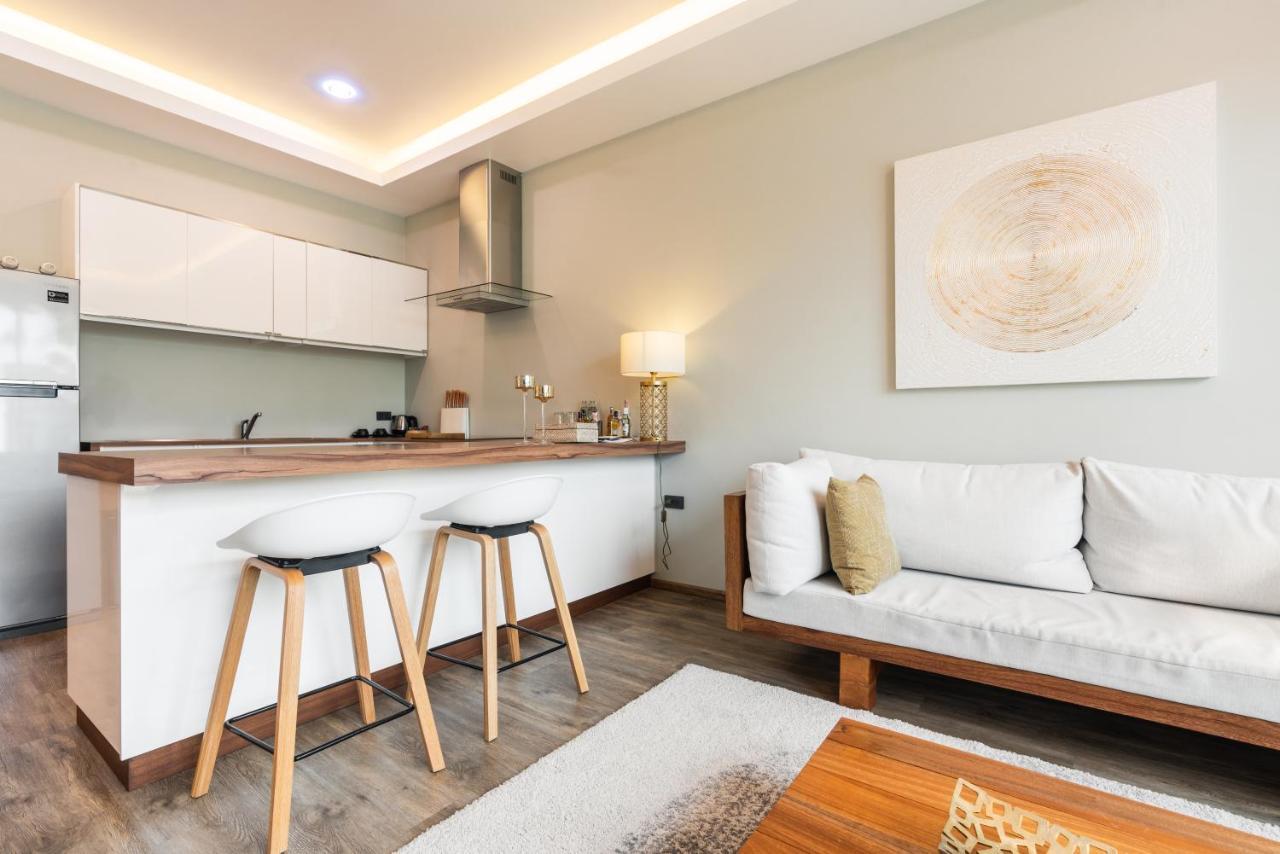 Zee Luxury Boutique Hotel Hinkong Bagian luar foto